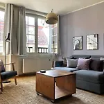 Sunny Old Town Flat-Walk Everywhere-Sleeps 4 * Bern