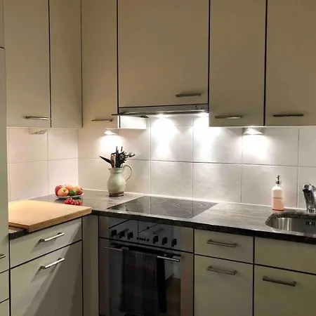 Apartmán Sunny Old Town Flat-walk Everywhere-sleeps 4 *