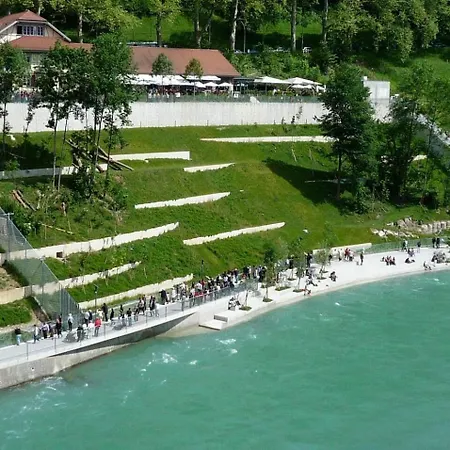 Sunny Old Town Flat-Walk Everywhere-Sleeps 4 דירה *