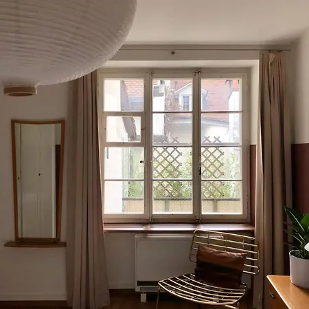 Sunny Old Town Flat-walk Everywhere-sleeps 4 * Bern