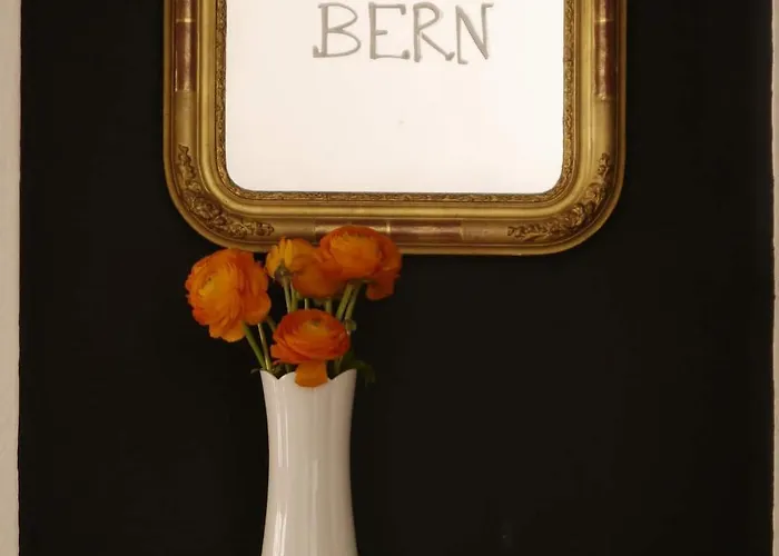 Sunny Old Town Flat-Walk Everywhere-Sleeps 4 * ברן