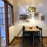 Daire Sunny Old Town Flat-walk Everywhere-sleeps 4 *