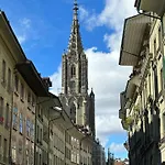 Sunny Old Town Flat-walk Everywhere-sleeps 4