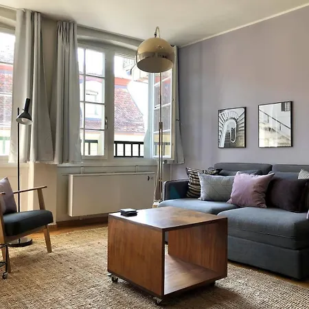 Sunny Old Town Flat-walk Everywhere-sleeps 4 * Bern