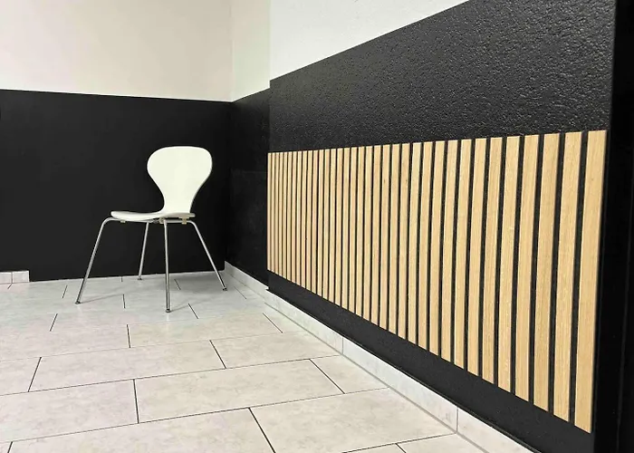 Sunny Old Town Flat-Walk Everywhere-Sleeps 4