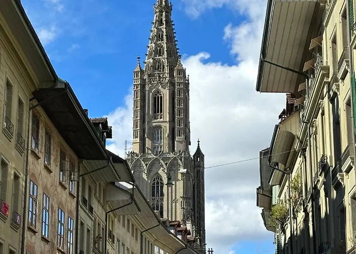 Sunny Old Town Flat-Walk Everywhere-Sleeps 4